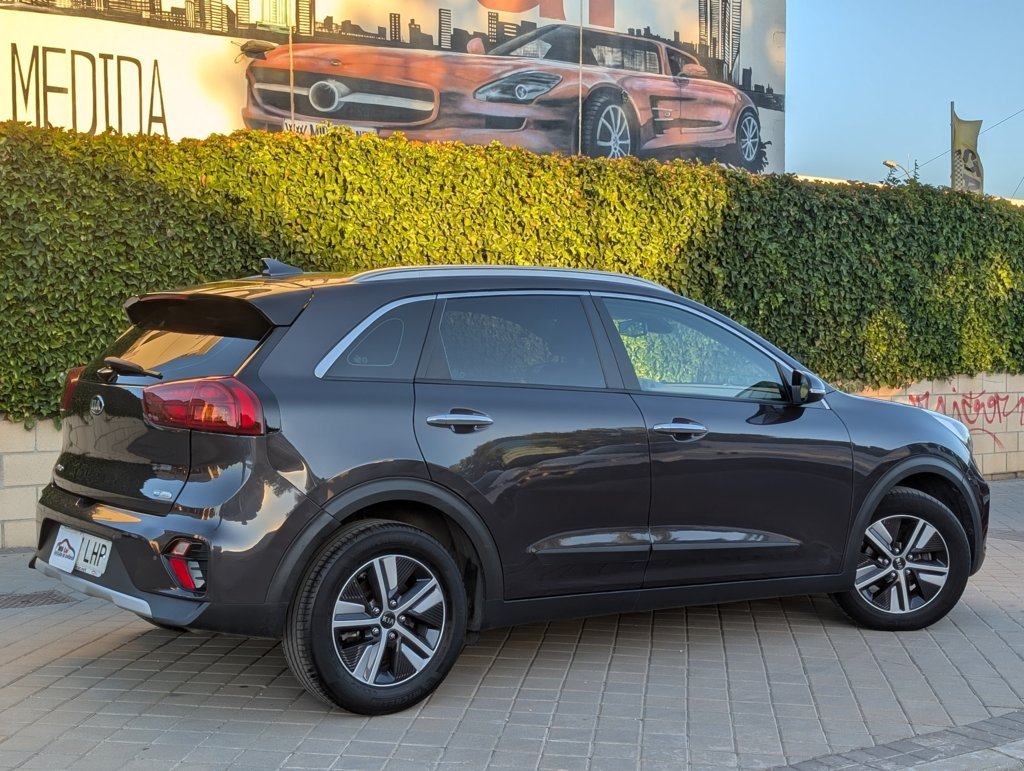 MIDCar coches ocasión Madrid KIA NIRO 1.6 GDi Híbrido 104kW (141CV)  Drive 5 Puertas