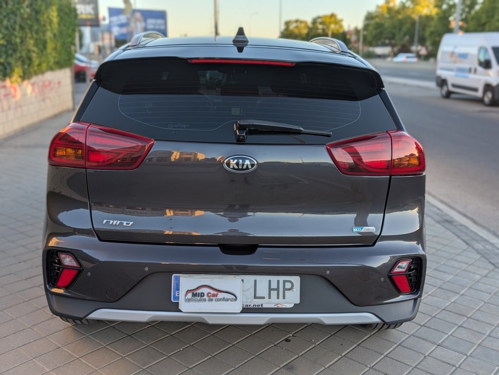 MIDCar coches ocasión Madrid KIA NIRO 1.6 GDi Híbrido 104kW (141CV)  Drive 5 Puertas