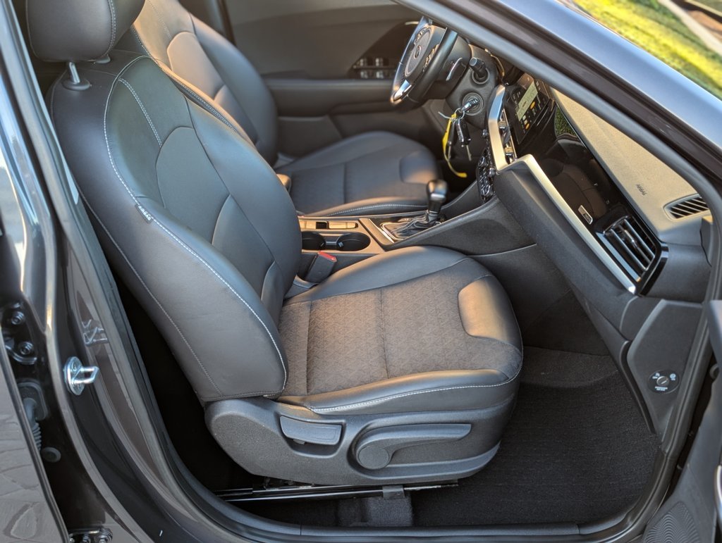 MIDCar coches ocasión Madrid KIA NIRO 1.6 GDi Híbrido 104kW (141CV)  Drive 5 Puertas