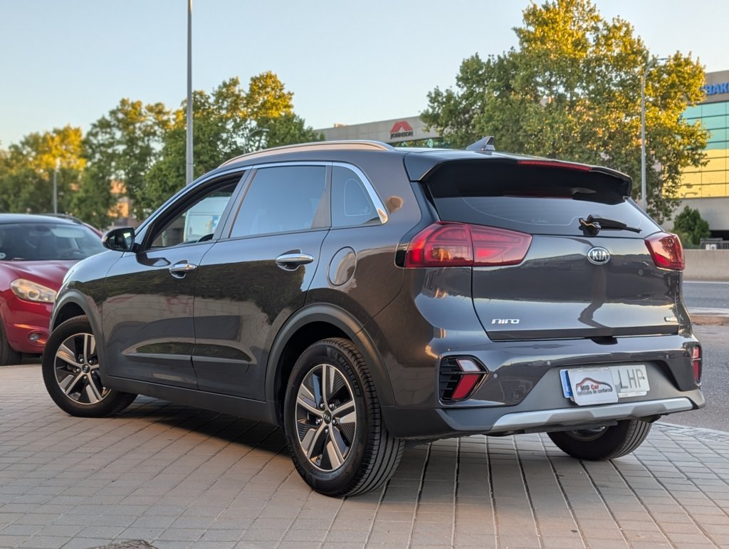 MIDCar coches ocasión Madrid KIA NIRO 1.6 GDi Híbrido 104kW (141CV)  Drive 5 Puertas