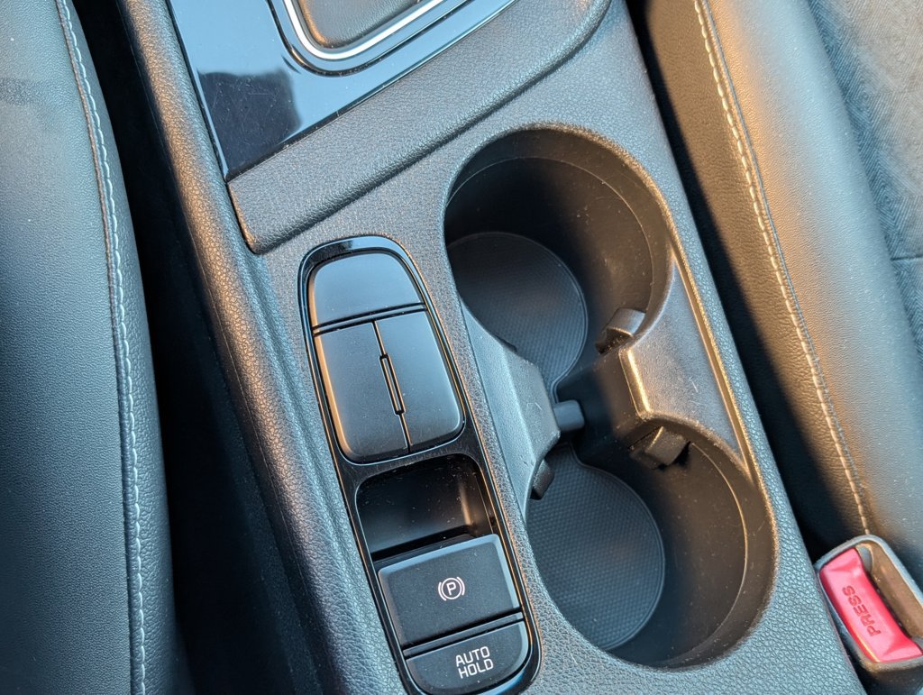 MIDCar coches ocasión Madrid KIA NIRO 1.6 GDi Híbrido 104kW (141CV)  Drive 5 Puertas