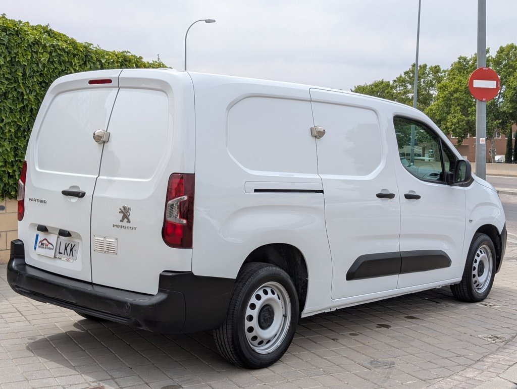 MIDCar coches ocasión Madrid Peugeot Partner Premium Long 1000kG, 1.6BlueHDI 100Cv Etiqueta medioambiental C IVA y Garantía Incl Unico dueño Nacional