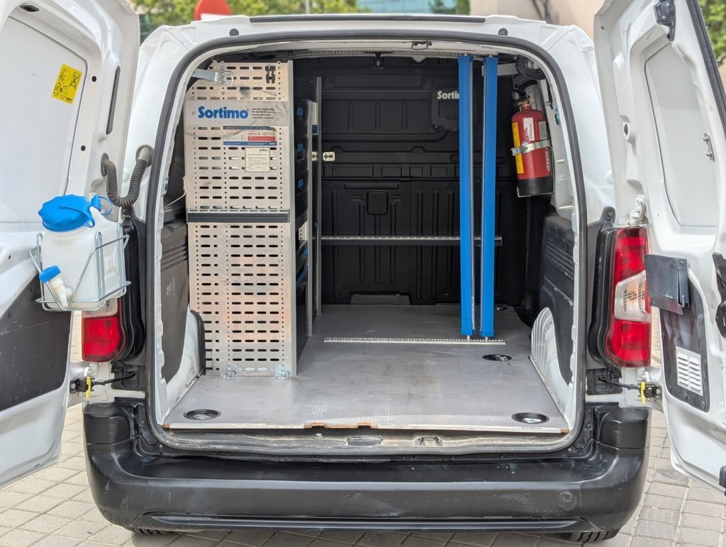 MIDCar coches ocasión Madrid Peugeot Partner Premium Long 1000kG, 1.6BlueHDI 100Cv Etiqueta medioambiental C IVA y Garantía Incl Unico dueño Nacional