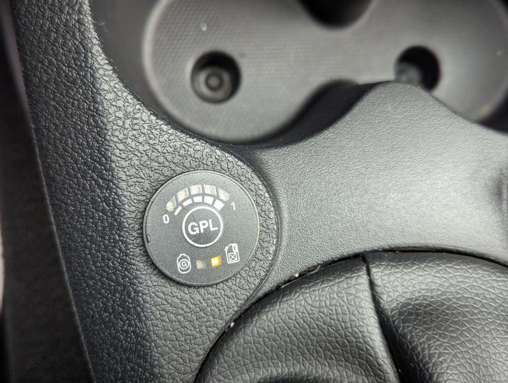 MIDCar coches ocasión Madrid Dacia Sandero Serie Limitada Xplore TCE Gasolina y GLP