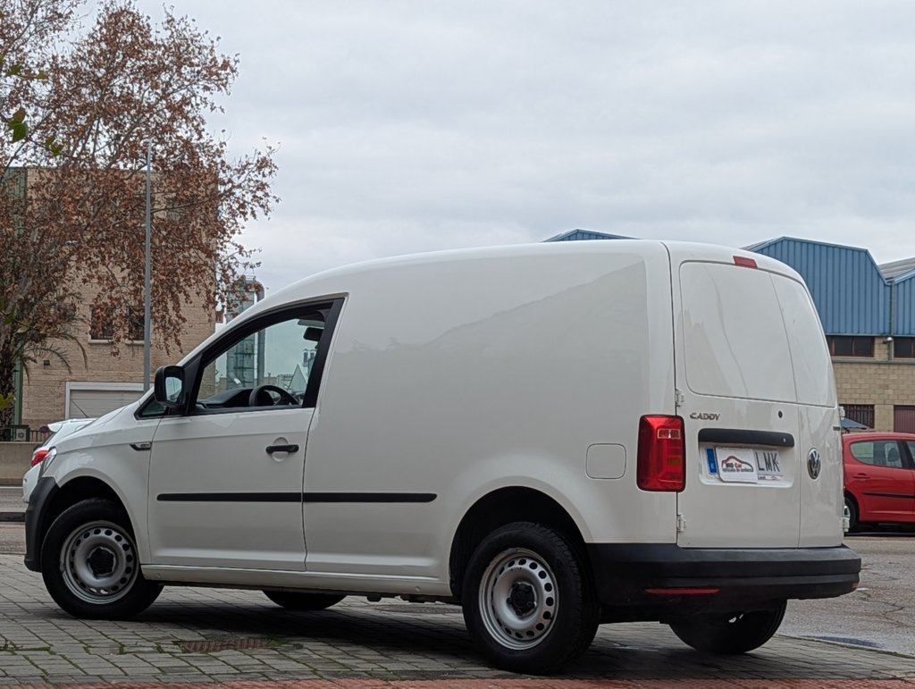 MIDCar coches ocasión Madrid Volkswagen Caddy Profesional  Furgón 1.4 TGI  BM 110Cv, del  2021, Etiqueta medioambiental Eco IVA y garantía INC