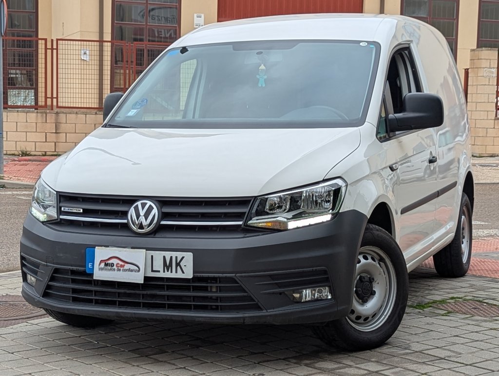 MIDCar coches ocasión Madrid Volkswagen Caddy Profesional  Furgón 1.4 TGI  BM 110Cv, del  2021, Etiqueta medioambiental Eco IVA y garantía INC