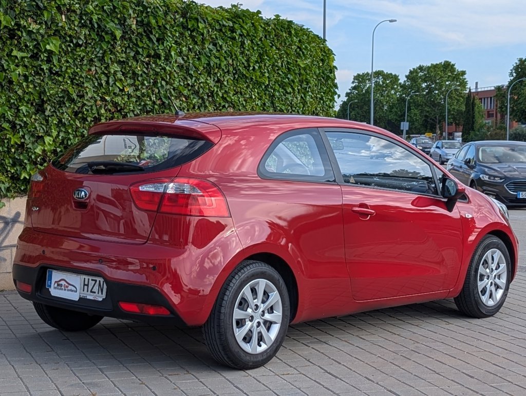MIDCar coches ocasión Madrid Kia Rio 1.3Gasolina, 85Cv, 3 Puertas  Etiqueta medioambiental C