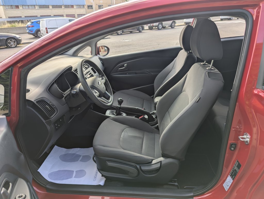 MIDCar coches ocasión Madrid Kia Rio 1.3Gasolina, 85Cv, 3 Puertas  Etiqueta medioambiental C