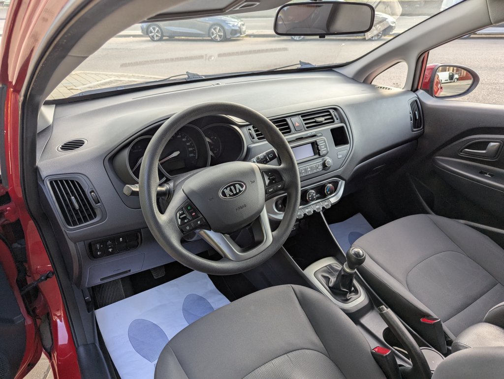 MIDCar coches ocasión Madrid Kia Rio 1.3Gasolina, 85Cv, 3 Puertas  Etiqueta medioambiental C