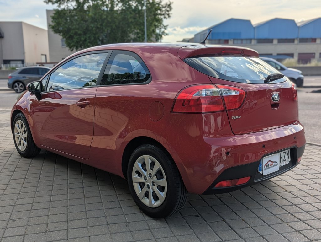 MIDCar coches ocasión Madrid Kia Rio 1.3Gasolina, 85Cv, 3 Puertas  Etiqueta medioambiental C
