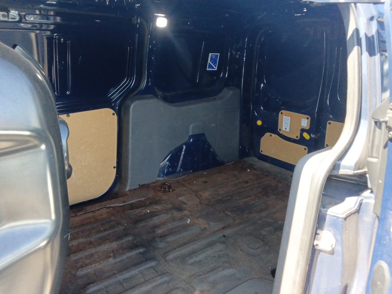 MIDCar coches ocasión Madrid Ford Transit Connect  1.5EcoBlueTrend 240 L2 4 Puertas 100Cv, 6 Velocidades, 3 Plazas, Etiqueta medioambiental C
