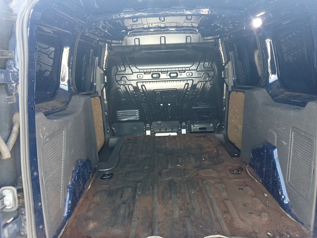MIDCar coches ocasión Madrid Ford Transit Connect  1.5EcoBlueTrend 240 L2 4 Puertas 100Cv, 6 Velocidades, 3 Plazas, Etiqueta medioambiental C