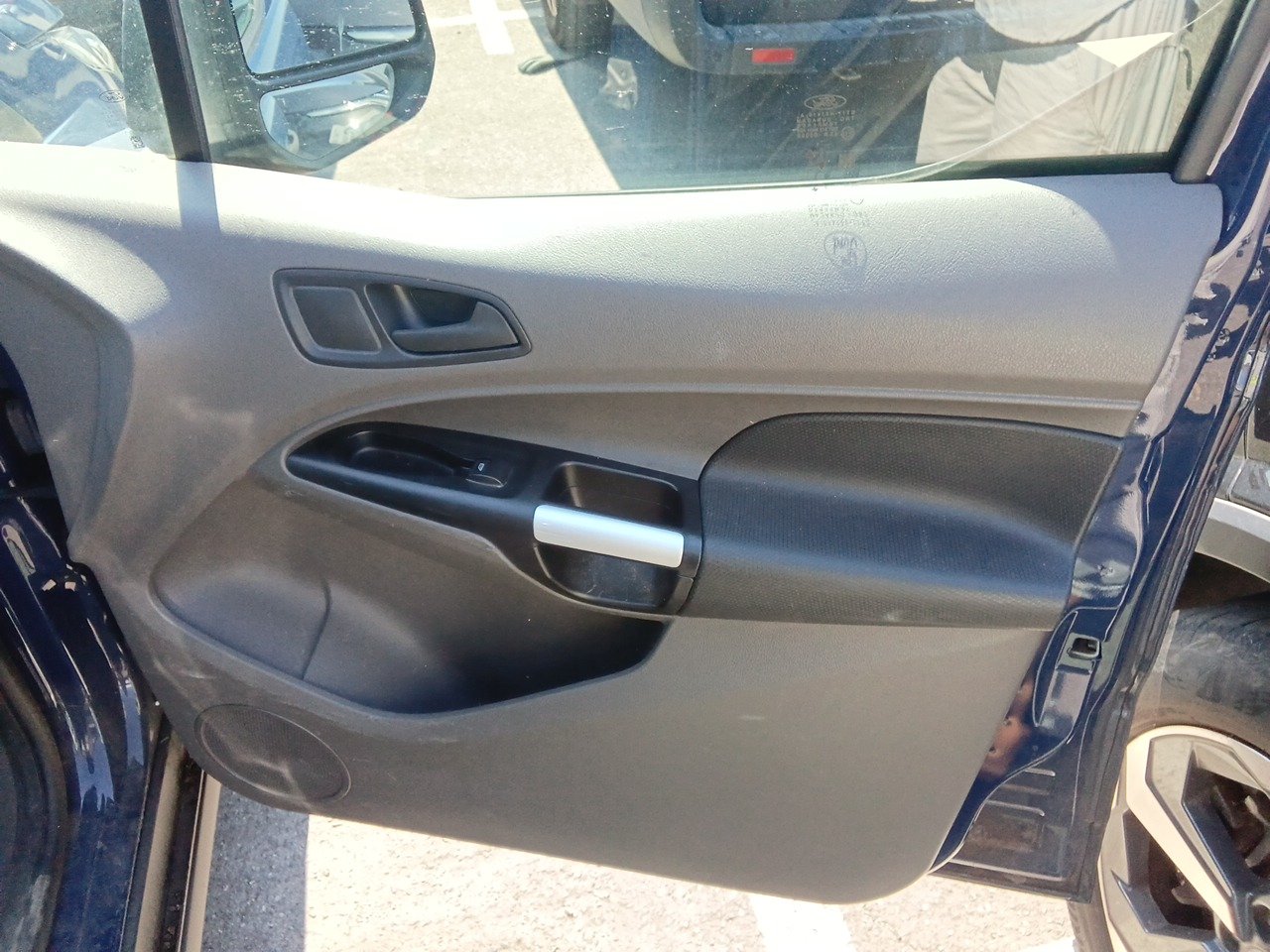 MIDCar coches ocasión Madrid Ford Transit Connect  1.5EcoBlueTrend 240 L2 4 Puertas 100Cv, 6 Velocidades, 3 Plazas, Etiqueta medioambiental C