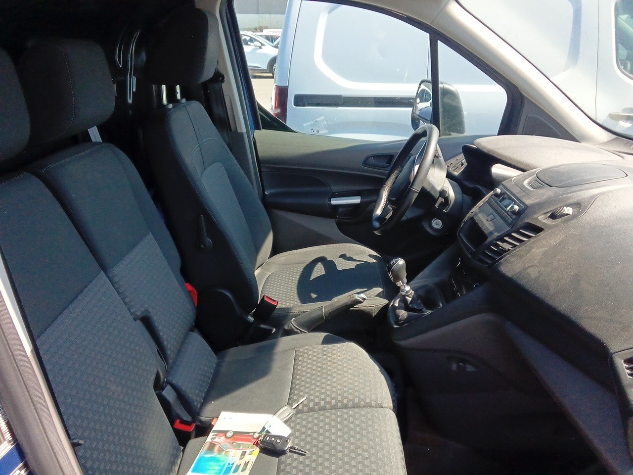 MIDCar coches ocasión Madrid Ford Transit Connect  1.5EcoBlueTrend 240 L2 4 Puertas 100Cv, 6 Velocidades, 3 Plazas, Etiqueta medioambiental C