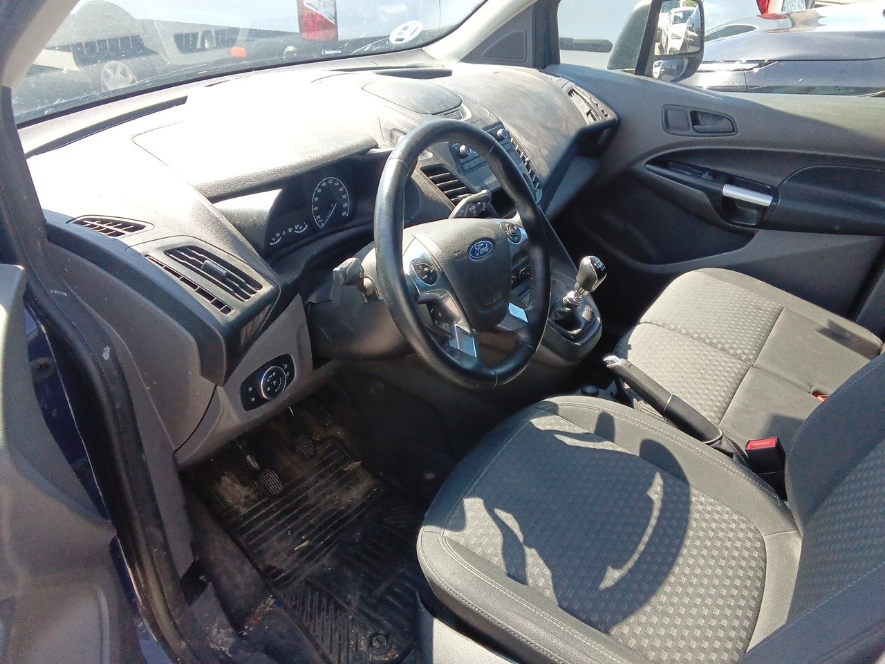 MIDCar coches ocasión Madrid Ford Transit Connect  1.5EcoBlueTrend 240 L2 4 Puertas 100Cv, 6 Velocidades, 3 Plazas, Etiqueta medioambiental C