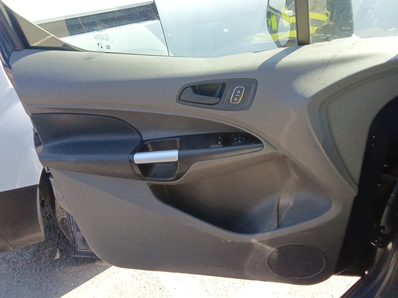 MIDCar coches ocasión Madrid Ford Transit Connect  1.5EcoBlueTrend 240 L2 4 Puertas 100Cv, 6 Velocidades, 3 Plazas, Etiqueta medioambiental C