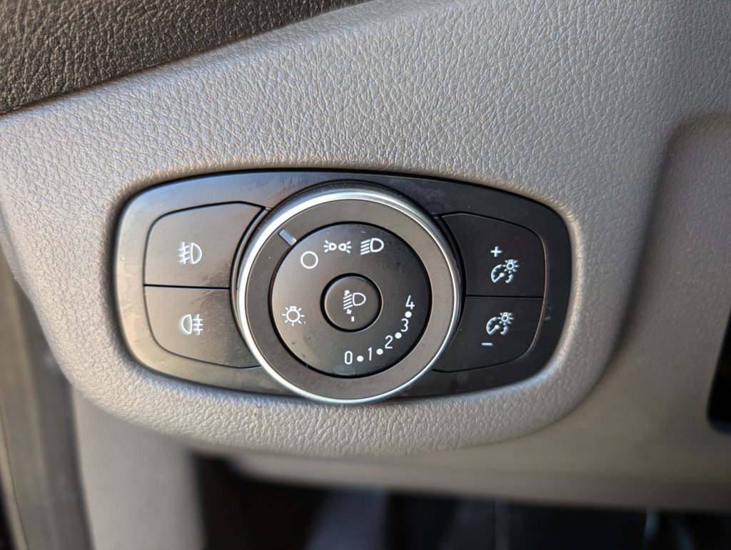 MIDCar coches ocasión Madrid Ford Transit Connect  1.5EcoBlueTrend 240 L2 4 Puertas 100Cv, 6 Velocidades, 3 Plazas, Etiqueta medioambiental C