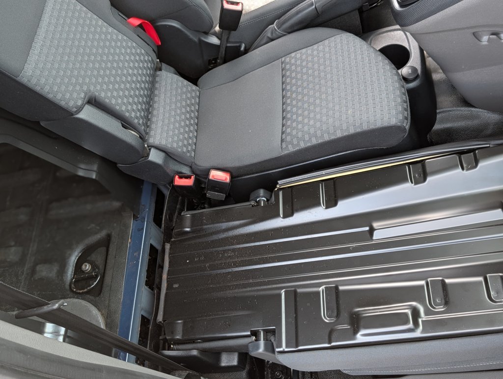MIDCar coches ocasión Madrid Ford Transit Connect  1.5EcoBlueTrend 240 L2 4 Puertas 100Cv, 6 Velocidades, 3 Plazas, Etiqueta medioambiental C