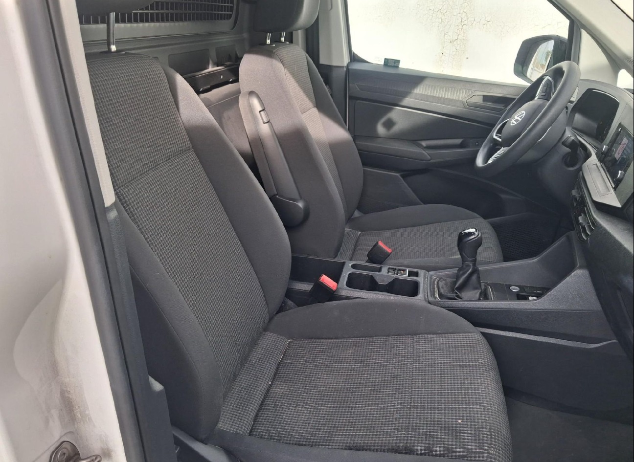 MID Car coches ocasión Madrid Volkswagen Caddy Profesional Maxi Furgón Nueva 1.5TGI GNC 130Cv Etiqueta ECO IVA y Garantía Incl Nacional