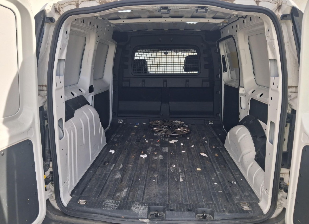 MID Car coches ocasión Madrid Volkswagen Caddy Profesional Maxi Furgón Nueva 1.5TGI GNC 130Cv Etiqueta ECO IVA y Garantía Incl Nacional