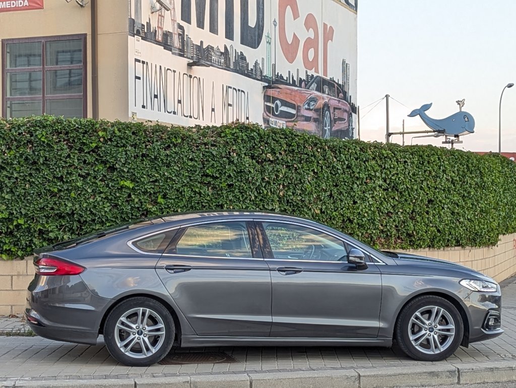 MIDCar coches ocasión Madrid Ford Mondeo 1.5 Gasolina y GLP Titanium 165 Cv Etiqueta medioambiental ECO