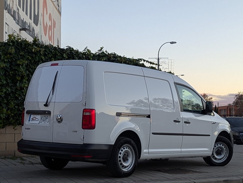 MIDCar coches ocasión Madrid Volkswagen Caddy Maxi Profesional Furgón 2.0 TDI Etiqueta C IVA y Garantía Incl