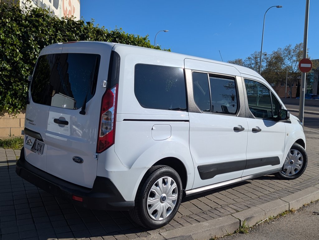 MIDCar coches ocasión Madrid Ford Transit Connect Kombi 1.5 Tdci S/s Trend 230 L2 120Cv 6 Velocidades Etiqueta medioambiental C  IVA y garantía Incl