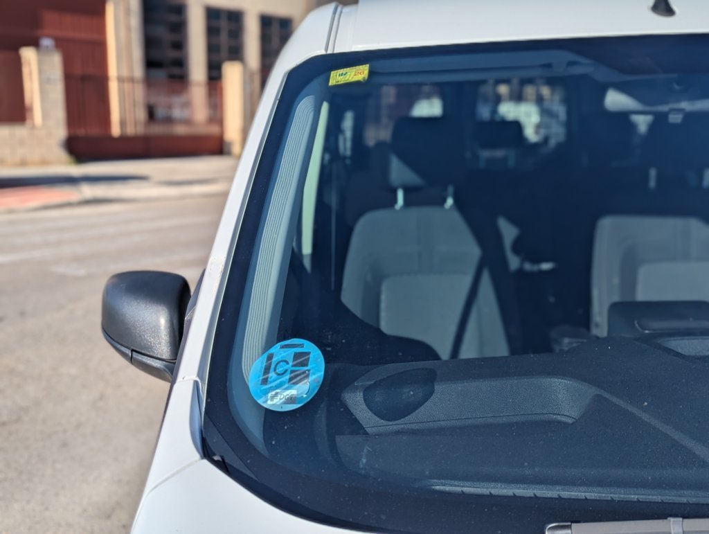 MIDCar coches ocasión Madrid Ford Transit Connect Kombi 1.5 Tdci S/s Trend 230 L2 120Cv 6 Velocidades Etiqueta medioambiental C  IVA y garantía Incl