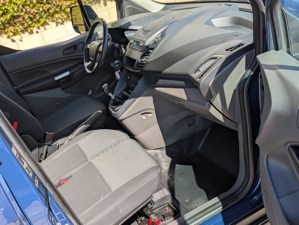 MIDCar coches ocasión Madrid Ford Transit Connect 3Plazas 1.5EcoBlueTrend 240 L2 4 Puertas 100Cv 6 Velocidades Etiqueta medioambiental C