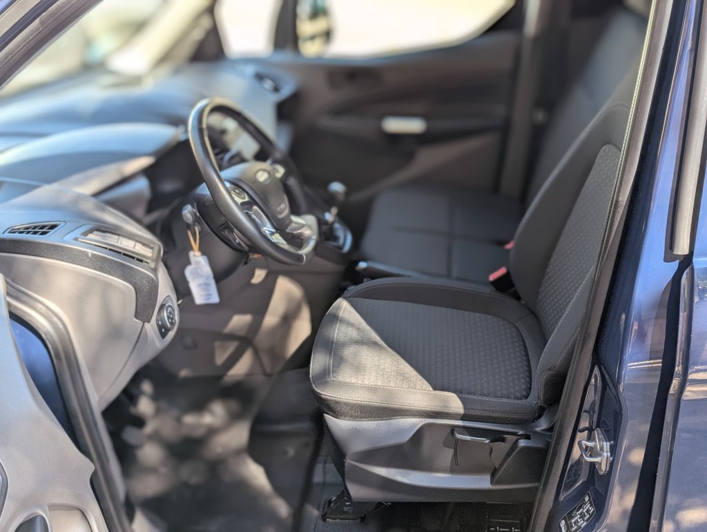 MIDCar coches ocasión Madrid Ford Transit Connect 3Plazas 1.5EcoBlueTrend 240 L2 4 Puertas 100Cv 6 Velocidades Etiqueta medioambiental C
