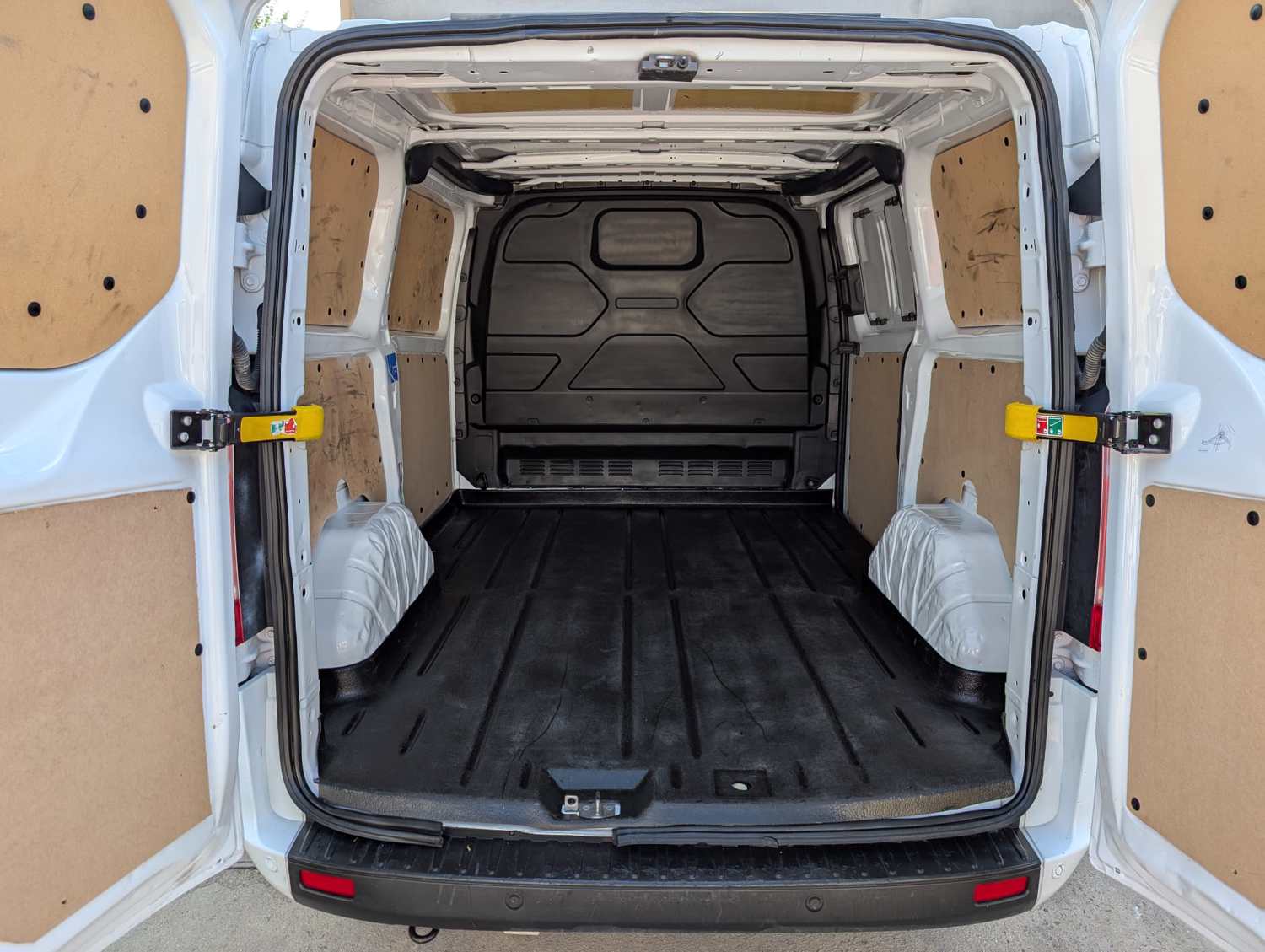 MIDCar coches ocasión Madrid Ford Transit Custom Van 2.0 TDCI 130Cv 280 L1 MHEV Trend con Etiqueta medioambiental ECO