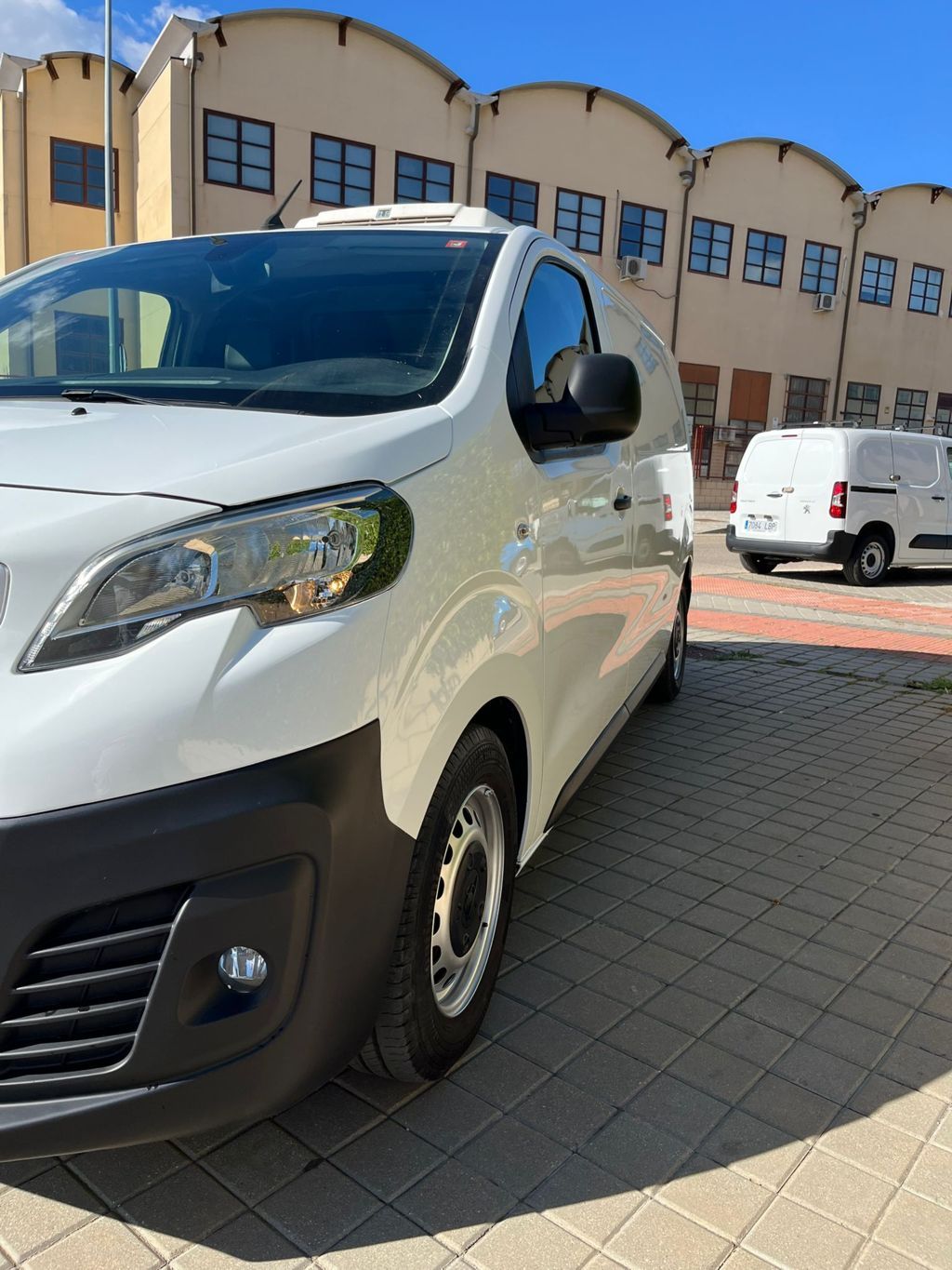 MIDCar coches ocasión Madrid Peugeot Expert 2.0BlueHdi 150Cv  Pro, Isotermo, Equipo Frio IVA Deducible Incluido