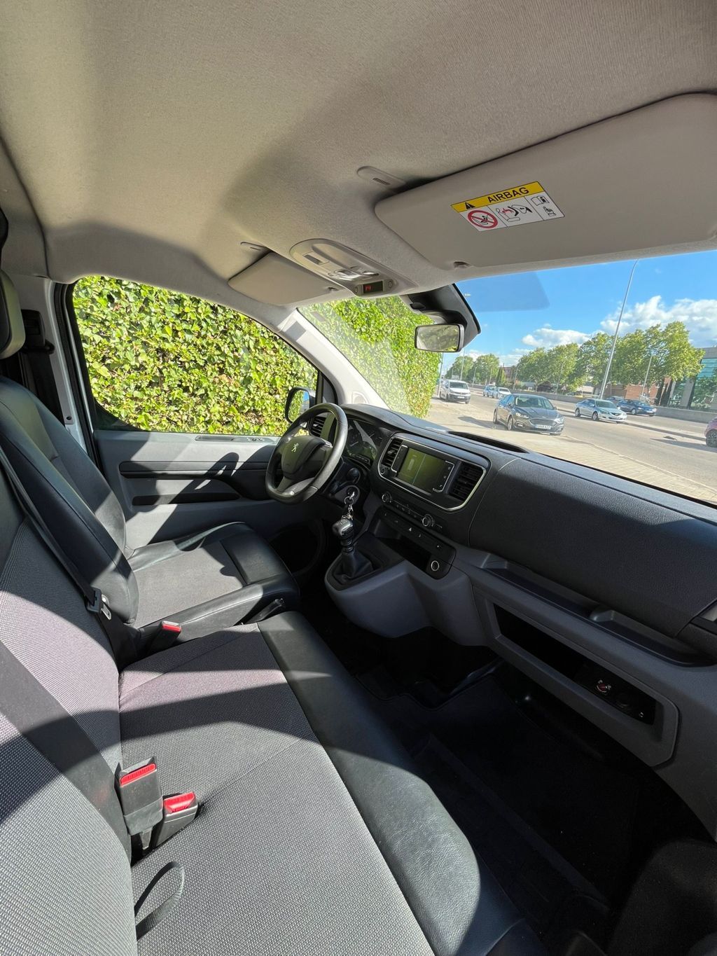 MIDCar coches ocasión Madrid Peugeot Expert 2.0BlueHdi 150Cv  Pro, Isotermo, Equipo Frio IVA Deducible Incluido