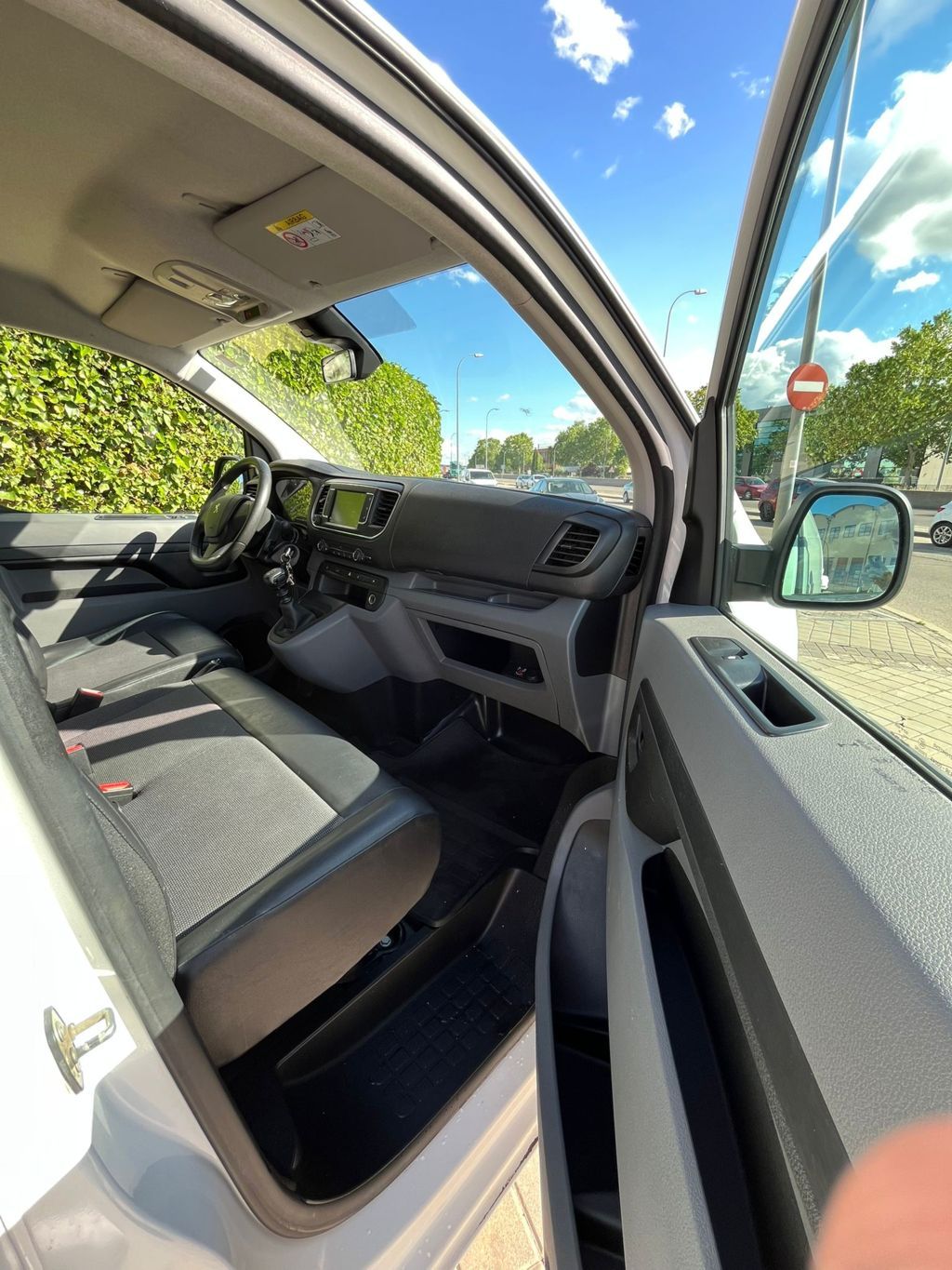 MIDCar coches ocasión Madrid Peugeot Expert 2.0BlueHdi 150Cv  Pro, Isotermo, Equipo Frio IVA Deducible Incluido