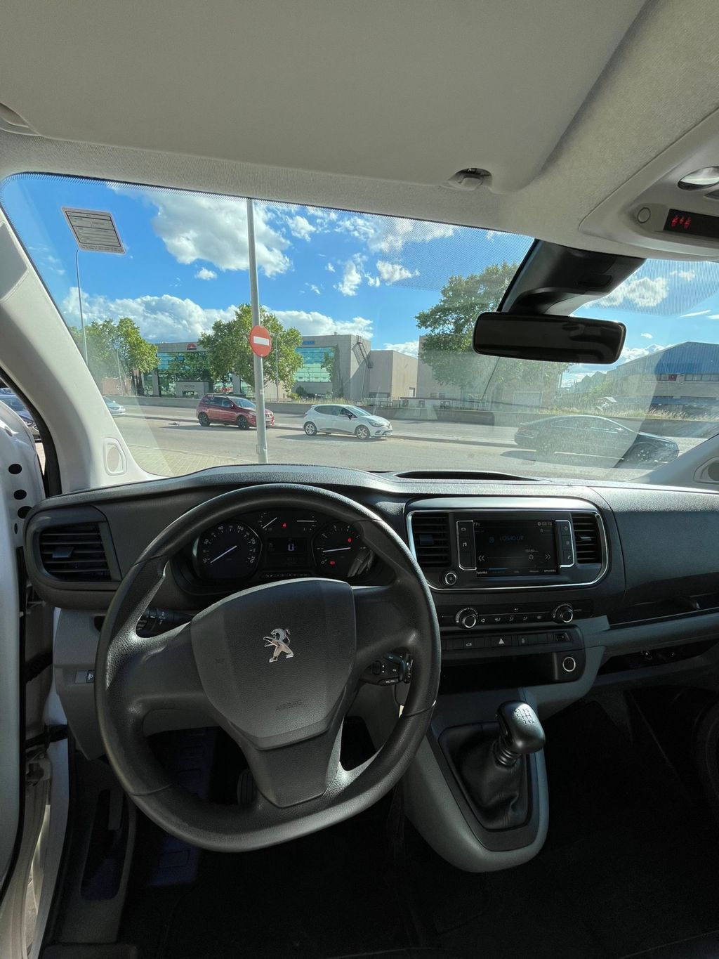 MIDCar coches ocasión Madrid Peugeot Expert 2.0BlueHdi 150Cv  Pro, Isotermo, Equipo Frio IVA Deducible Incluido