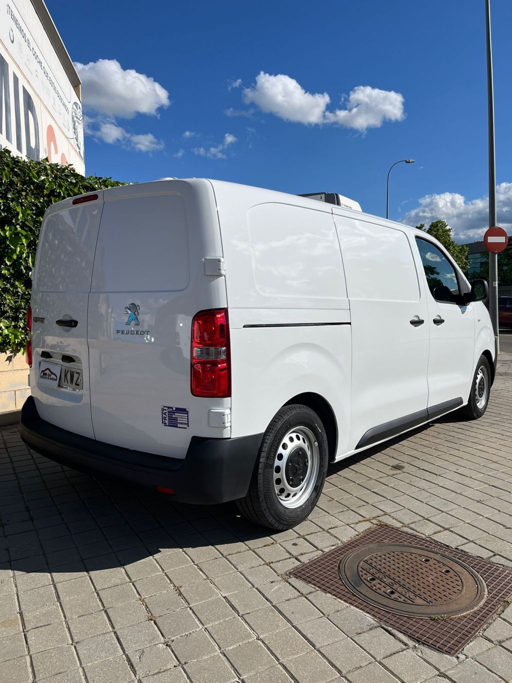 MIDCar coches ocasión Madrid Peugeot Expert 2.0BlueHdi 150Cv  Pro, Isotermo, Equipo Frio IVA Deducible Incluido