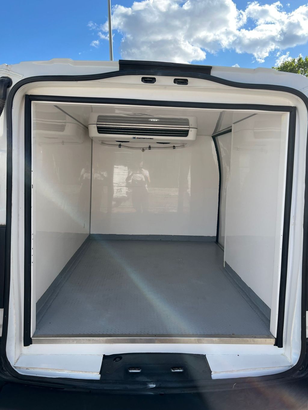 MIDCar coches ocasión Madrid Peugeot Expert 2.0BlueHdi 150Cv  Pro, Isotermo, Equipo Frio IVA Deducible Incluido