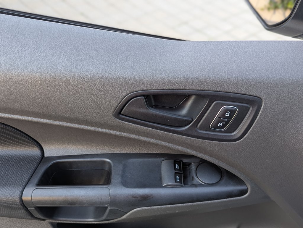 MIDCar coches ocasión Madrid Ford Transit Connect Van Larga 1.5EcoBlue 3 Plazas Etiqueta C IVA y Garantía Incl Trend 210  S&S Trend L2 3Plazas 6 Velocidades