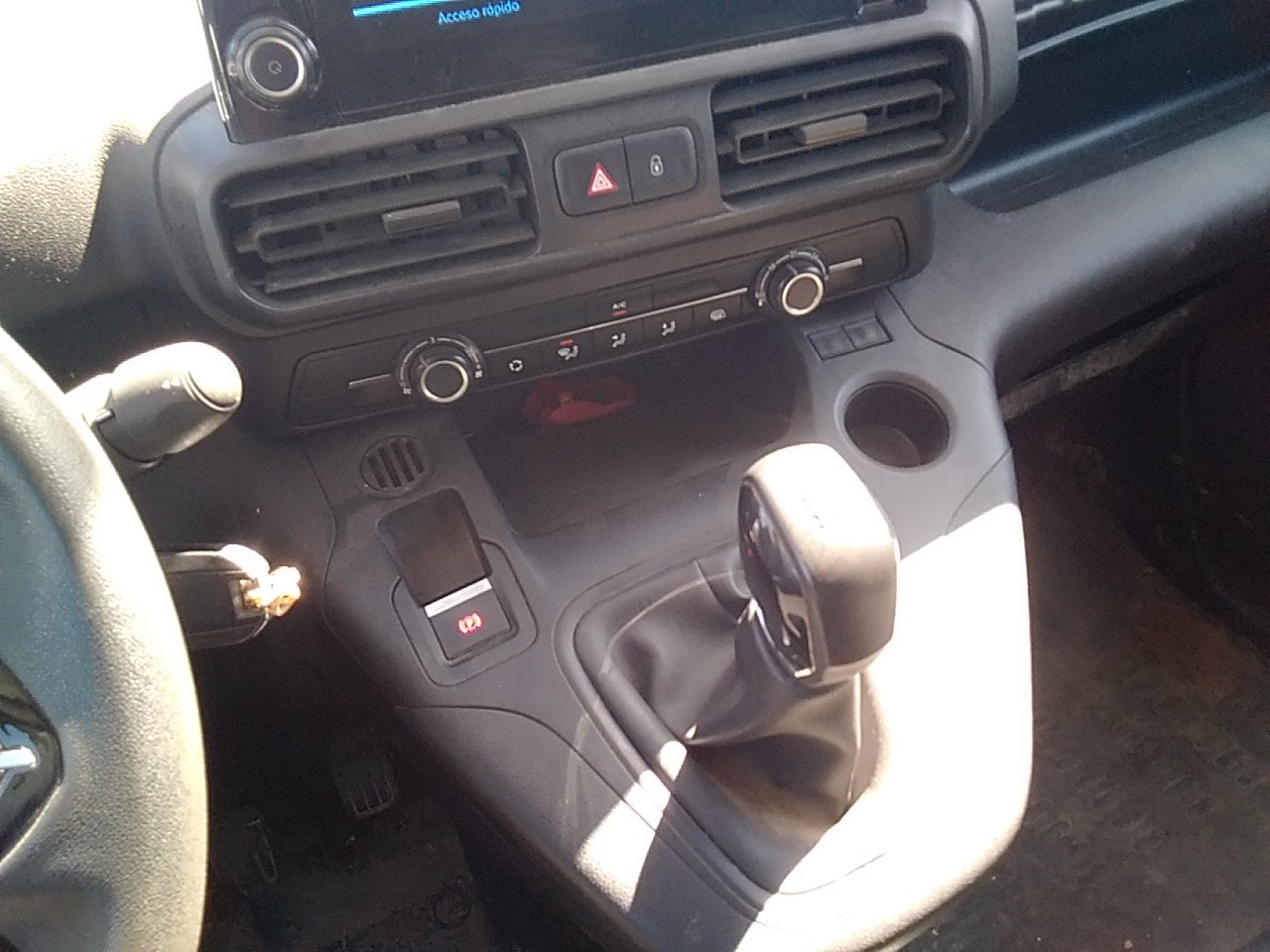 MIDCar coches ocasión Madrid Peugeot Partner Premium 1.5 BlueHDi 100Cv IVA y garantía Inc Etiqueta C Nacional Historial mantenimiento