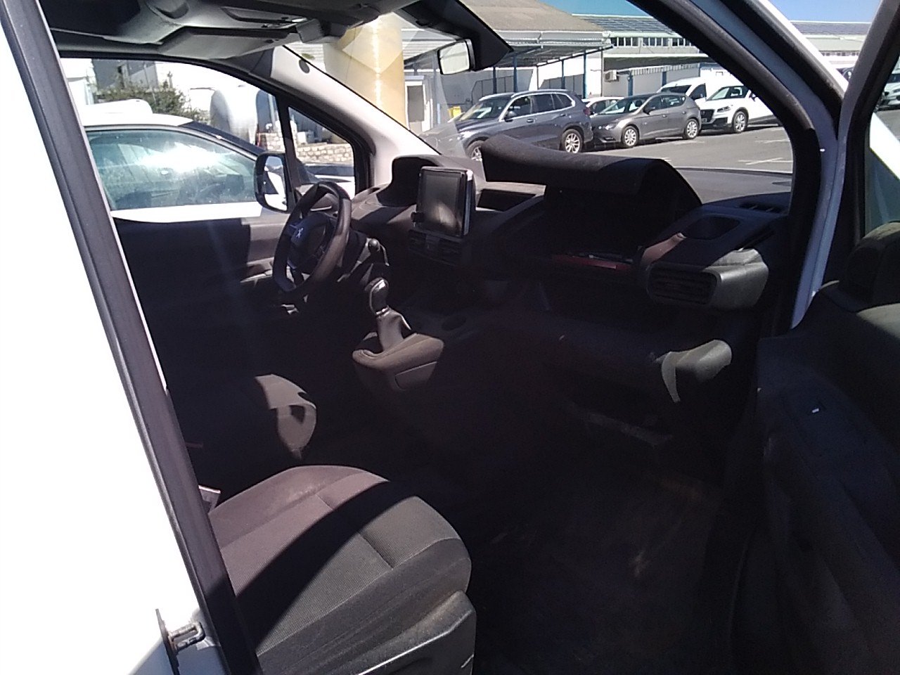 MIDCar coches ocasión Madrid Peugeot Partner Premium 1.5 BlueHDi 100Cv IVA y garantía Inc Etiqueta C Nacional Historial mantenimiento