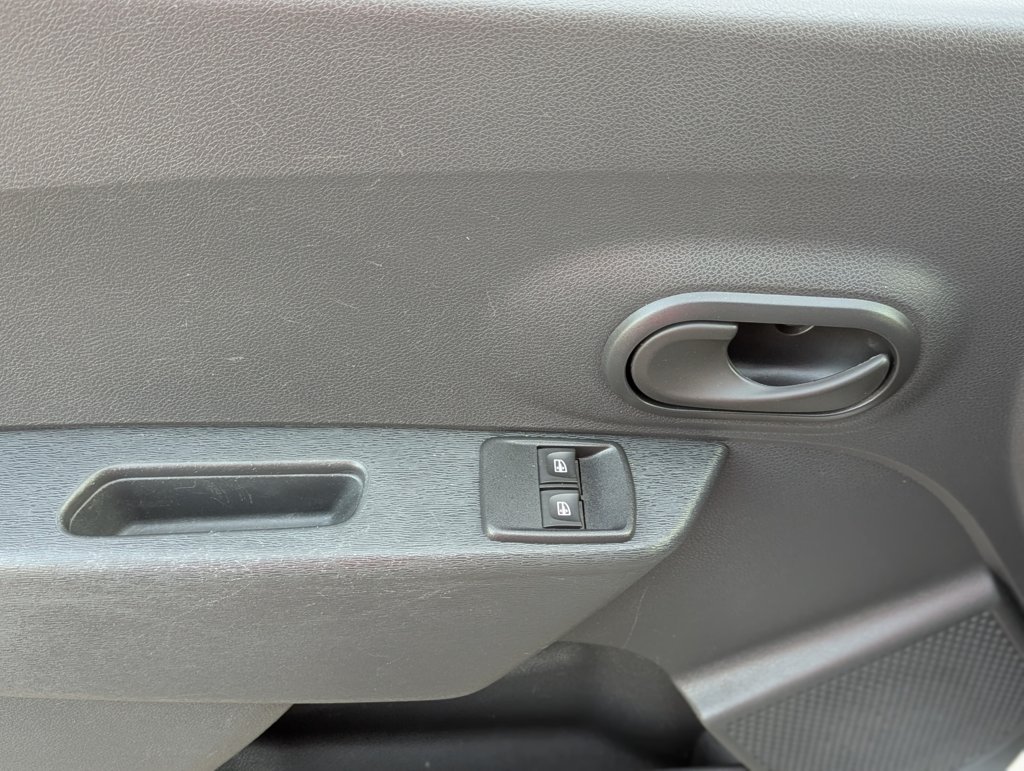 MIDCar coches ocasión Madrid Dacia Dokker Van Essential 1.6 110Cv GLP Híbrido IVA y Garantía Incl