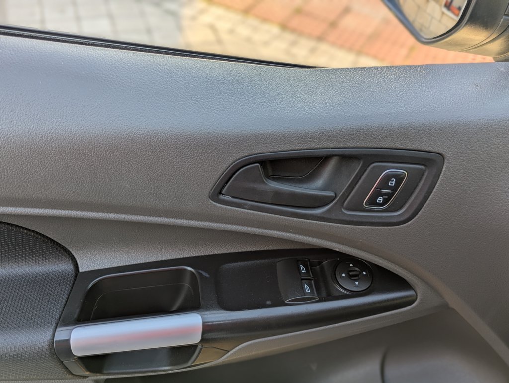 MIDCar coches ocasión Madrid Ford Transit Connect Van 1.5EcoBlue  Trend 210  S&S Trend L2, 3 Plazas, 6 Velocidades Etiqueta C IVA y Garantía Incl