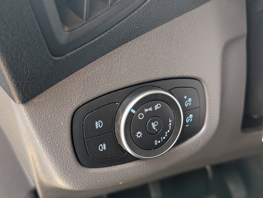 MIDCar coches ocasión Madrid Ford Transit Connect Van 1.5EcoBlue  Trend 210  S&S Trend L2, 3 Plazas, 6 Velocidades Etiqueta C IVA y Garantía Incl