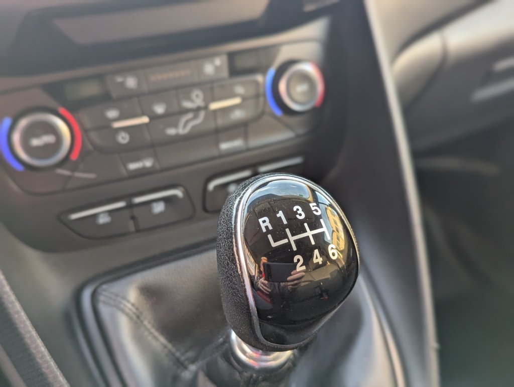 MIDCar coches ocasión Madrid Ford Transit Connect Van 1.5EcoBlue  Trend 210  S&S Trend L2, 3 Plazas, 6 Velocidades Etiqueta C IVA y Garantía Incl