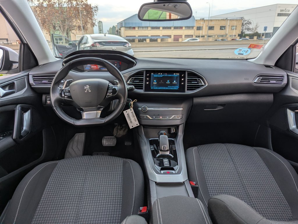 MIDCar coches ocasión Madrid Peugeot 308 Allure BlueHDi Auto S&S EAT8 130Cv Etiqueta medioambiental C IVA y Garantía Inc Nacional