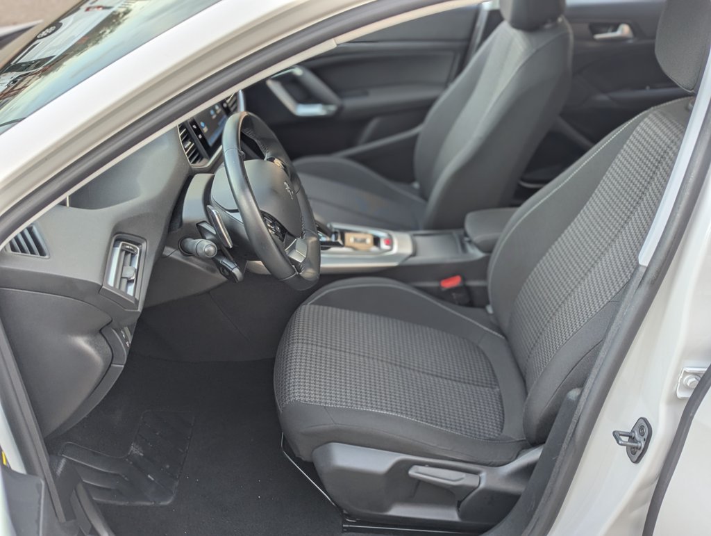 MIDCar coches ocasión Madrid Peugeot 308 Allure BlueHDi Auto S&S EAT8 130Cv Etiqueta medioambiental C IVA y Garantía Inc Nacional