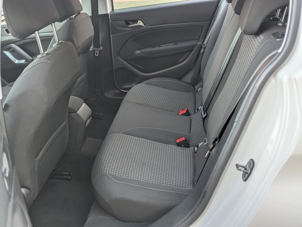 MIDCar coches ocasión Madrid Peugeot 308 Allure BlueHDi Auto S&S EAT8 130Cv Etiqueta medioambiental C IVA y Garantía Inc Nacional