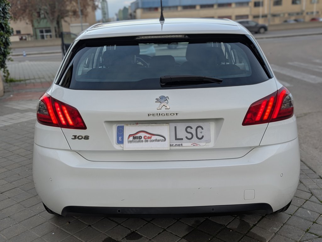 MIDCar coches ocasión Madrid Peugeot 308 Allure BlueHDi Auto S&S EAT8 130Cv Etiqueta medioambiental C IVA y Garantía Inc Nacional