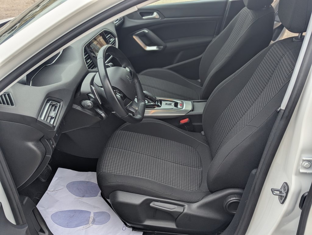 MIDCar coches ocasión Madrid Peugeot 308 Allure BlueHDi Auto S&S EAT8 130Cv Etiqueta medioambiental C IVA y Garantía Inc Nacional