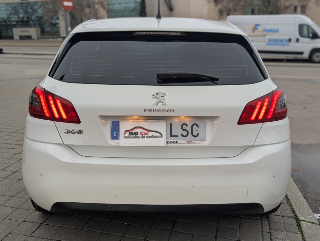 MIDCar coches ocasión Madrid Peugeot 308 Allure BlueHDi Auto S&S EAT8 130Cv Etiqueta medioambiental C IVA y Garantía Inc Nacional